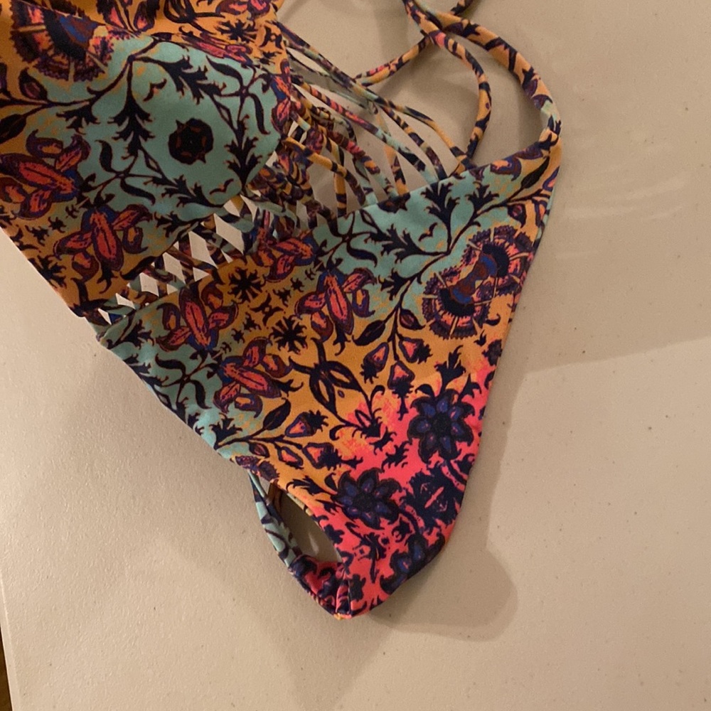 Gypsy 05 Swim Top - Picture 8 of 9